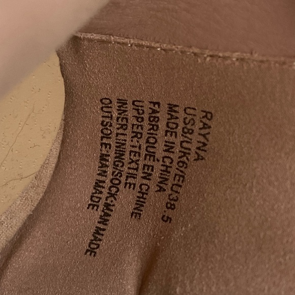 Light mauve colored heels - Picture 6 of 7